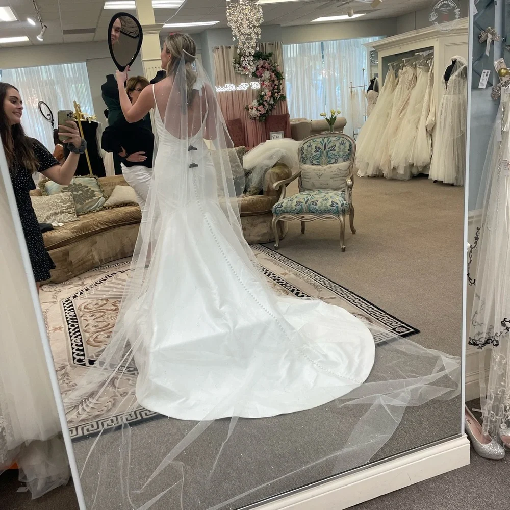 NEW White Bridal Veil with Pearls - Picture 6 of 6